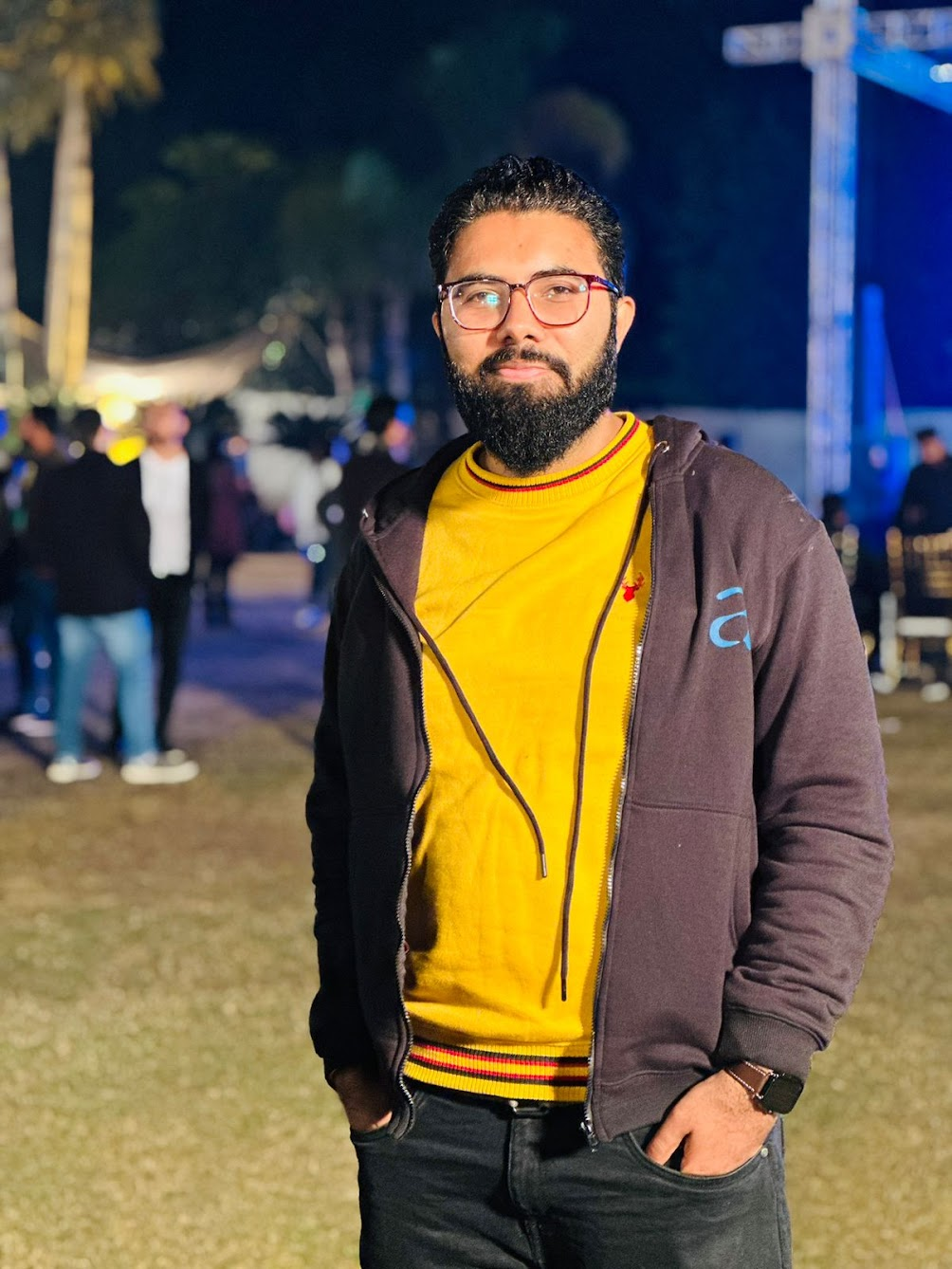 Mubasher Ikram 肖像